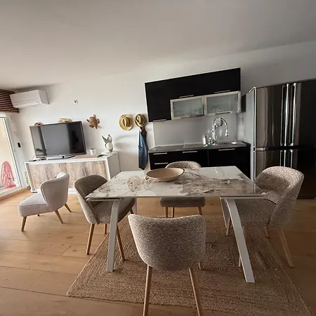 3 Pieces Pieds Dans L 'eau Front De Sur La Cote D'azur Apartment