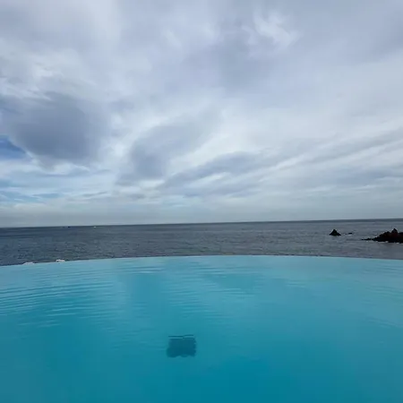 3 Pieces Pieds Dans L 'eau Front De Sur La Cote D'azur
