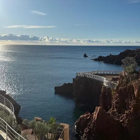 3 Pieces Pieds Dans L 'eau Front De Sur La Cote D'azur Le Trayas