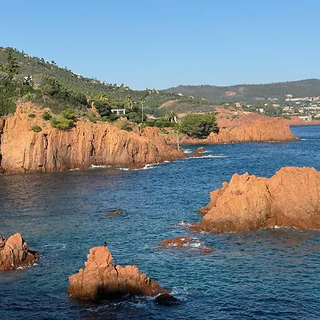 3 Pieces Pieds Dans L 'eau Front De Sur La Cote D'azur Lejlighed *